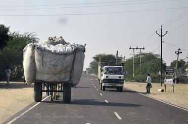 02 PKW-Reise_Mandawa-Bikaner_DSC2669_b_H600